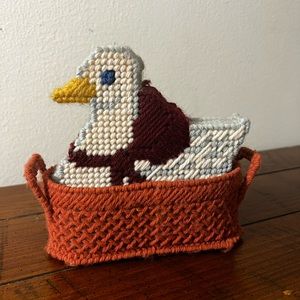 Basket containing gaggle of geese coasters weaved yarn VGUC vintage